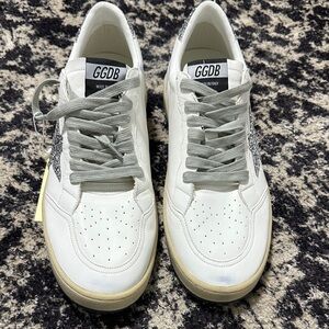 White Leather Low-Top Sneakers with Silver Star size 42